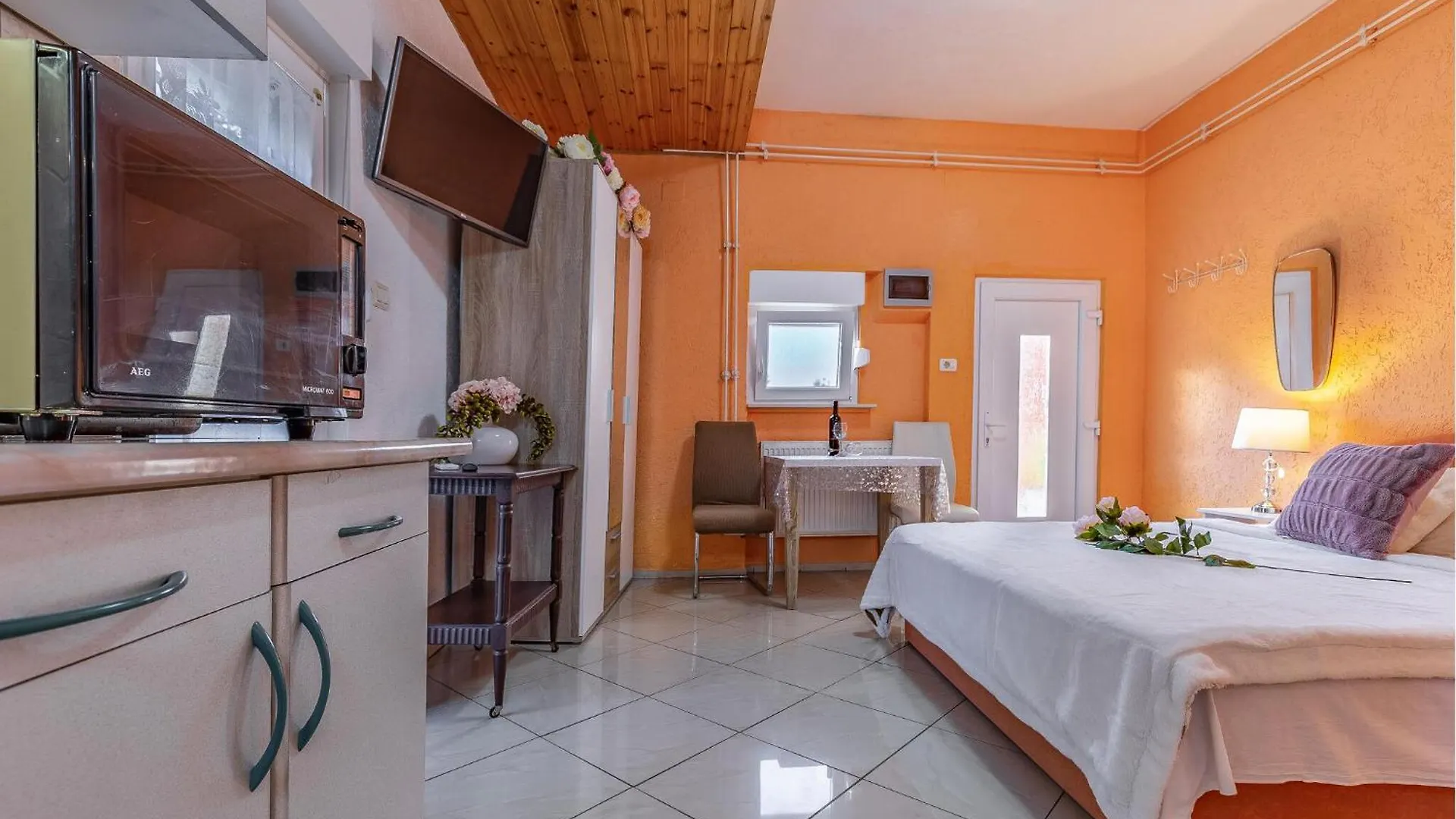 Pet Friendly Apartment In Medulin With Wifi 0*,